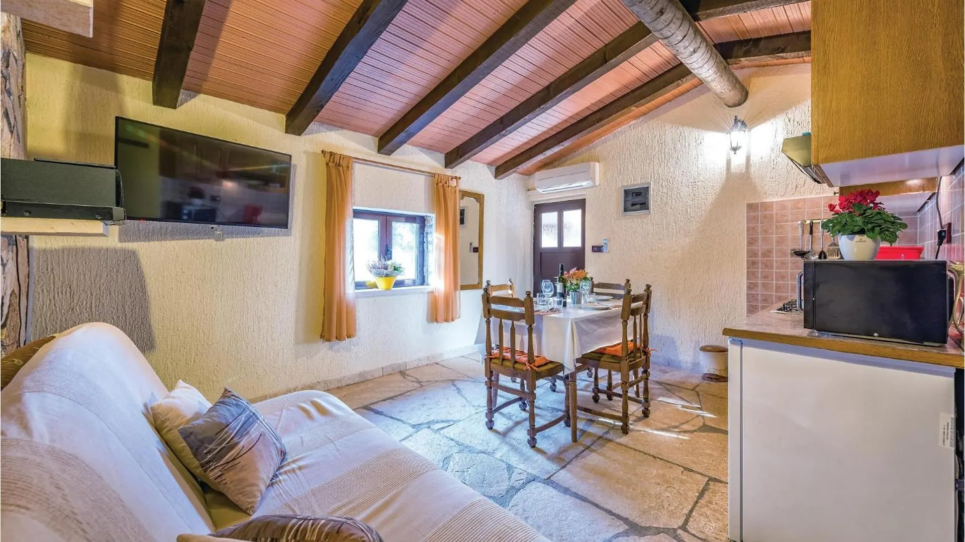 Amazing Home In Rovinj With Outdoor Swimming Pool