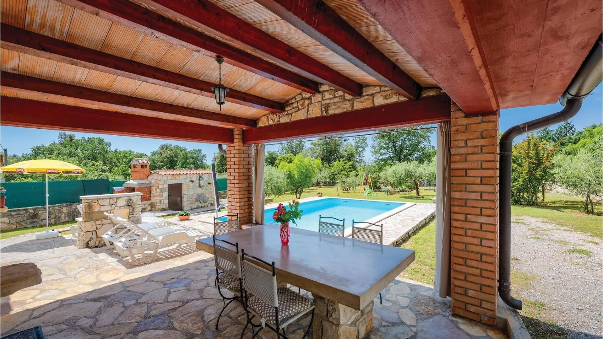 Amazing Home In Rovinj With Outdoor Swimming Pool 0*,
