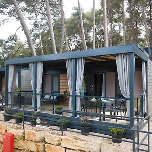  Ferienhaus Total Escape Mobile Nera Camp Porton Biondi