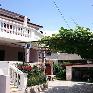 Jaklin Apartment
