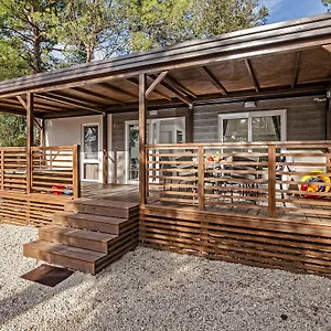 Eurocamp Mobile Homes At Porton Biondi Ровинь